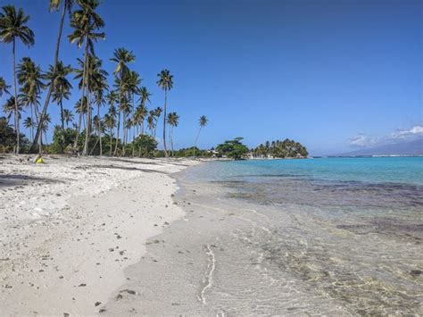 Top 7 Moorea Beaches To Explore - Mike & Laura Travel