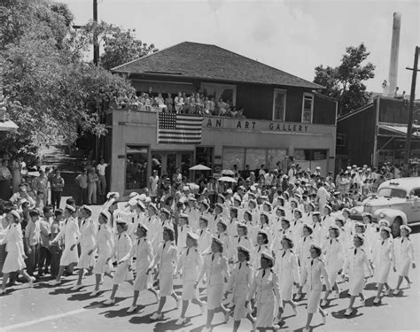 Pearl Harbor Nurses Marching in V-J Day Parade – Women of World War II