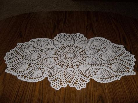 free crochet pineapple table runner patterns | Brokeasshome.com