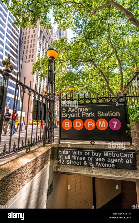 Fifth Avenue - Bryant Park subway station entrance Stock Photo - Alamy