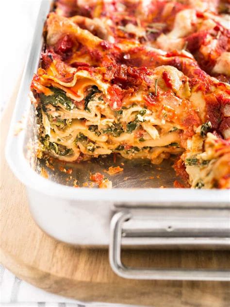 Easy Vegetarian Spinach Lasagna w/ spinach-ricotta filling