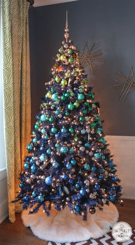 20 Gorgeous Blue Christmas Decor Ideas - The Handyman's Daughter