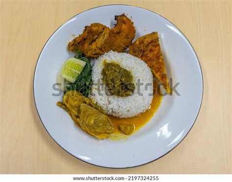 Typical Serving Nasi Padang Consisting Portion Stock Photo 2197324255 ...