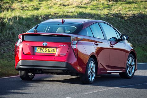 Toyota Prius Hatchback Review (2015 - ) | Parkers