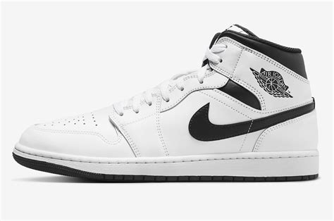 Air Jordan 1 Mid White Black DQ8426-132