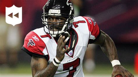 NFL Throwback: Former NFL quarterback Michael Vick career highlights