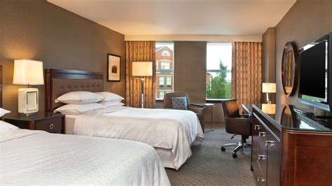 Portsmouth Accommodation | Sheraton Portsmouth Harborside Hotel