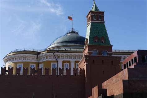 Premium Photo | Red square and lenin mausoleum in moscow