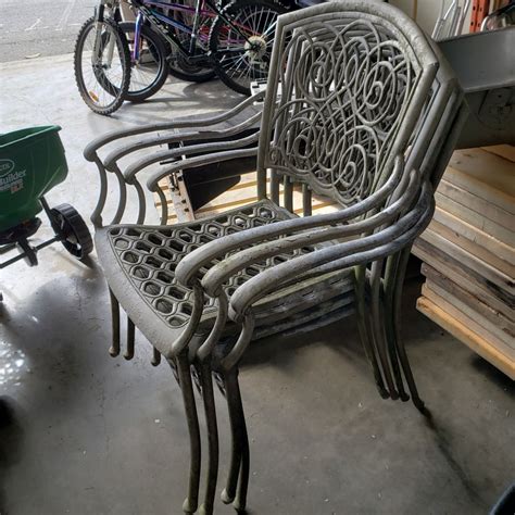 4 METAL PATIO CHAIRS