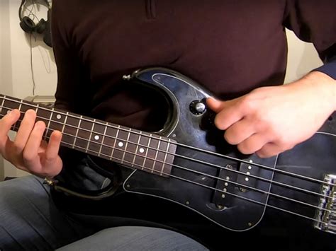 Best Left Handed Bass Guitars Guide - Guitar Space