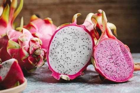 Dragon Fruit Benefits: 5 Amazing Health Benefits of This Bright Pink Fruit