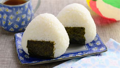 Classically Built Onigiri | Zojirushi.com