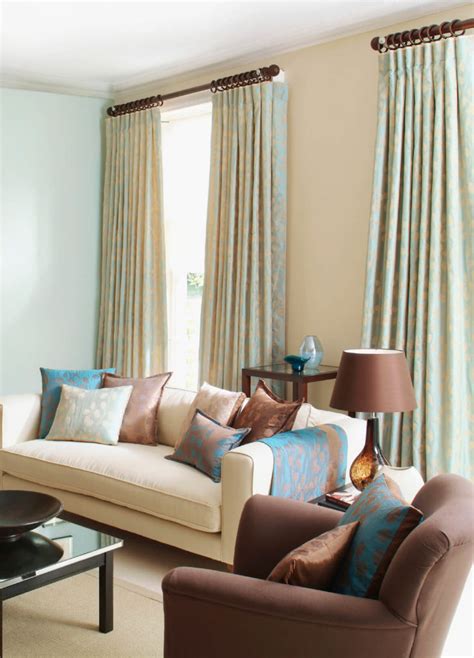 53 Living Rooms with Curtains and Drapes (Eclectic Variety)