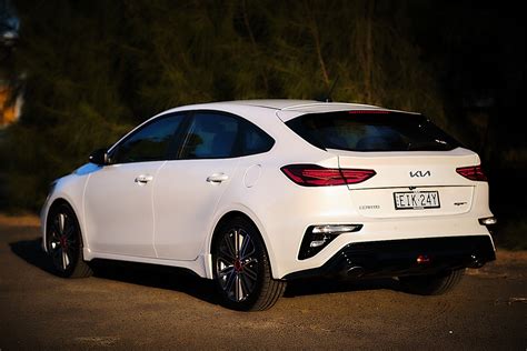 2022 Kia Cerato GT hatch (car review)