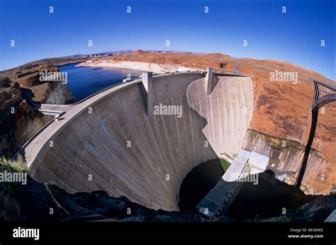 Glen Canyon Dam viewed from the bridge over Glen Canyon, Lake Powell ...