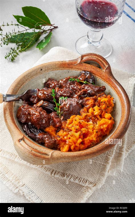 16891 Spiced beef stew Stock Photo - Alamy