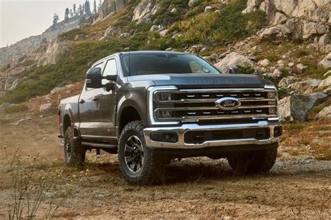 Ford F-250 Super Duty King Ranch vs Ford F-250 Super Duty Lariat - CarGurus