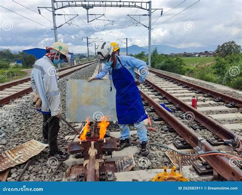 Thermite Welding Rail Process HSRCC KCIC Editorial Photo - Image of ...