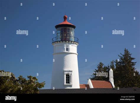 OR, Umpqua River Lighthouse, above the entrance to Winchester Bay ...