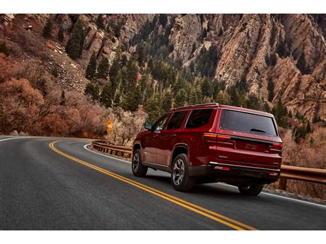 2023 Jeep Wagoneer Pictures: | U.S. News