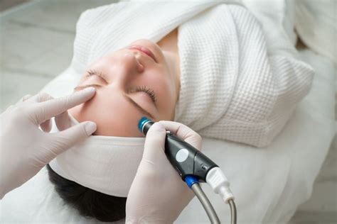 Say Goodbye To Wrinkles With Laser Facials! l Perfect Laser Clinics