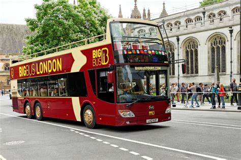 Exploring London with the Viator Big Bus London Hop-On-Hop-Off Tour ...