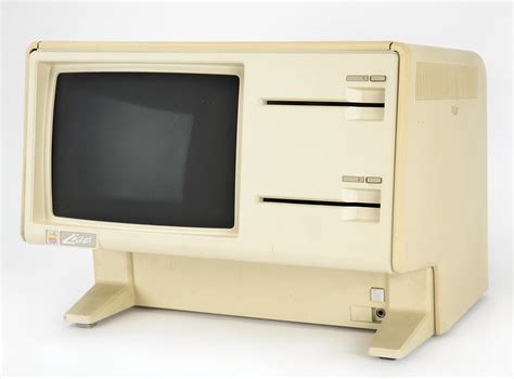 Apple Lisa Computer | RR Auction