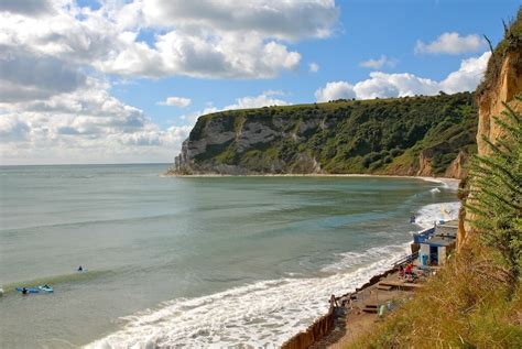 Whitecliff Bay Beach, Bembridge holiday homes: holiday houses & more ...