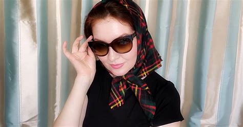 Easy Russian Babushka Scarf Styling Ideas | Upstyle