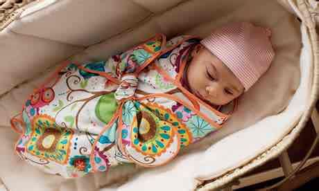 How to Make a Swaddle Blanket with 10 FREE DIY Patterns