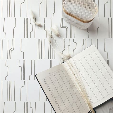 Geometric lines wallpaper by Livettes Wallpaper | Livettes EU