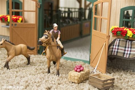 Holiday Toy Review: Farm World from Schleich