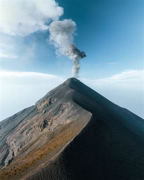 Acatenango volcano overnight guide – Ellensvoyage