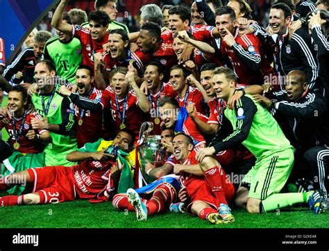 Uefa champions league trophy ceremony hi-res stock photography and ...