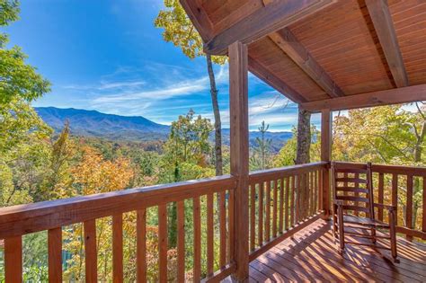 Breathtaking View Cabin in Gatlinburg w/ 1 BR (Sleeps4)