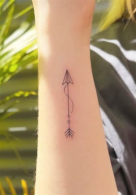 12 Minimalist Small Tattoo Ideas for a Charismatic Look - Chicbliz