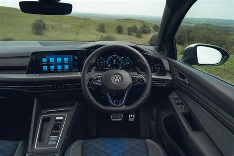 Volkswagen Golf R Interior & Infotainment | carwow