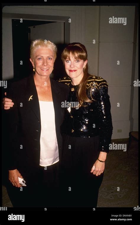 Hollywood, CA, USA; Acting sisters LYNN REDGRAVE and VANESSA REDGRAVE ...