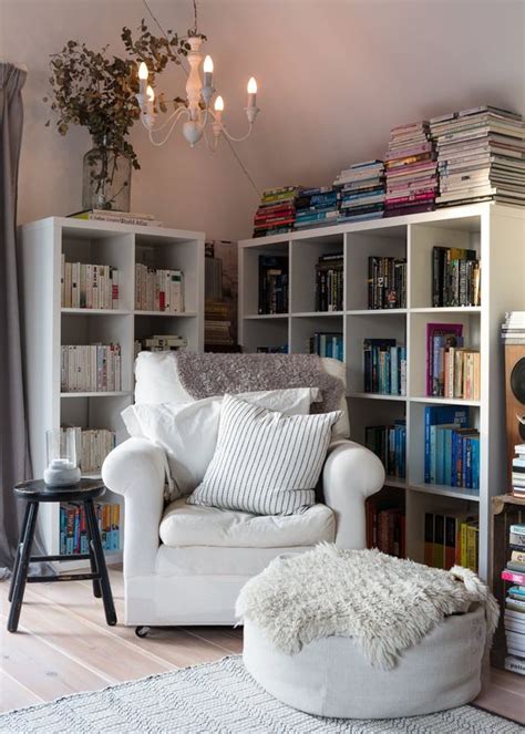 15 Comfy Reading Chairs | BOOKGLOW