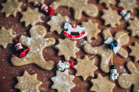 Free Photo | Christmas decoration ginger cookies