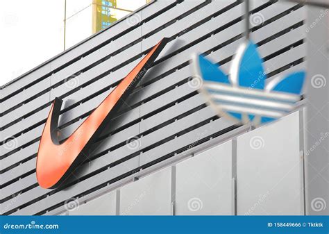 Nike company logo editorial photo. Image of retail, rival - 158449666