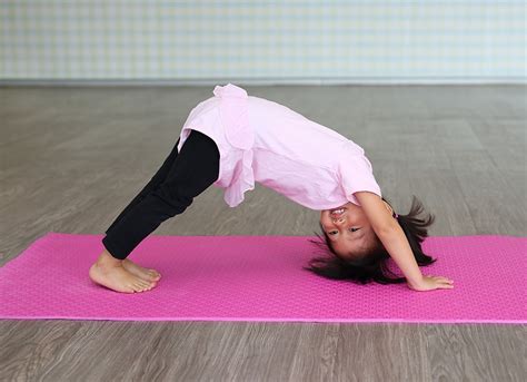 Easy yoga poses for kids - Link Feel