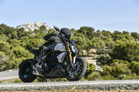 Ducati Diavel 1260 - First Ride Review - SportBikes Inc Magazine