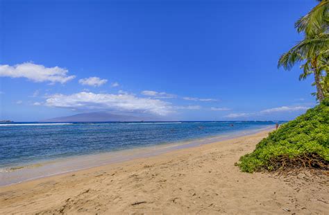 A Perfect Maui Property - Lahaina Shores Beach Resort - Hawaii Real ...