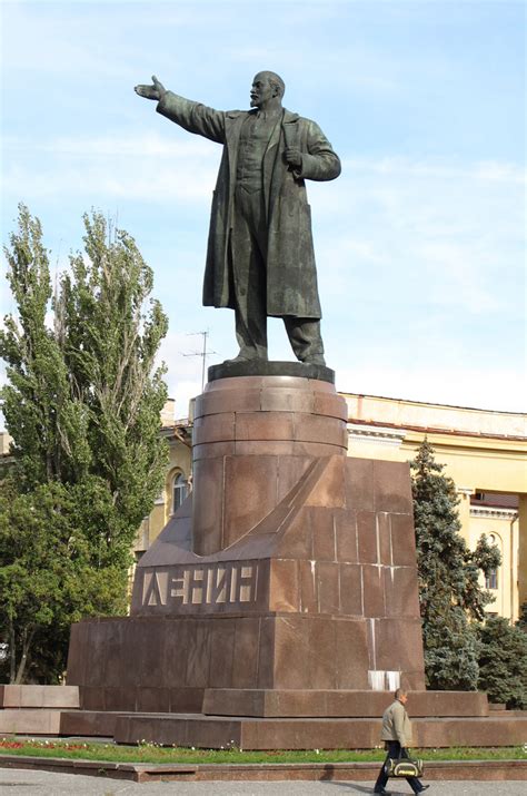 Lenin - The Apple Does Not Fall