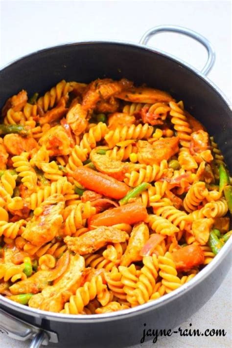 Chicken Curry Pasta Recipe - Jayne Rain