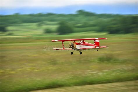 Aircraft model flying stock image. Image of hobby, outside - 15557719