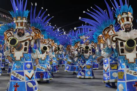 Buy your Costumes for the Brazilian Costume Parade in Rio