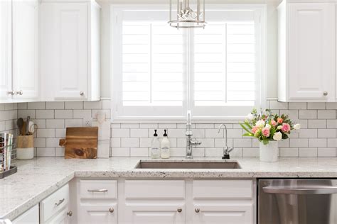 White Subway Tile Kitchen Backsplash - Mens Walk In Closet