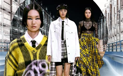 Dior Held Its First-Ever Runway Show In Seoul And It Was Beautiful ...